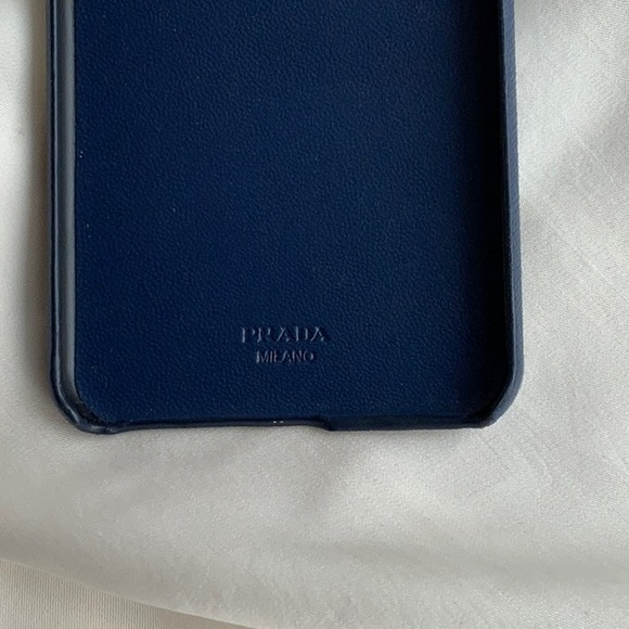PRADA phone case - Picture 4 of 11